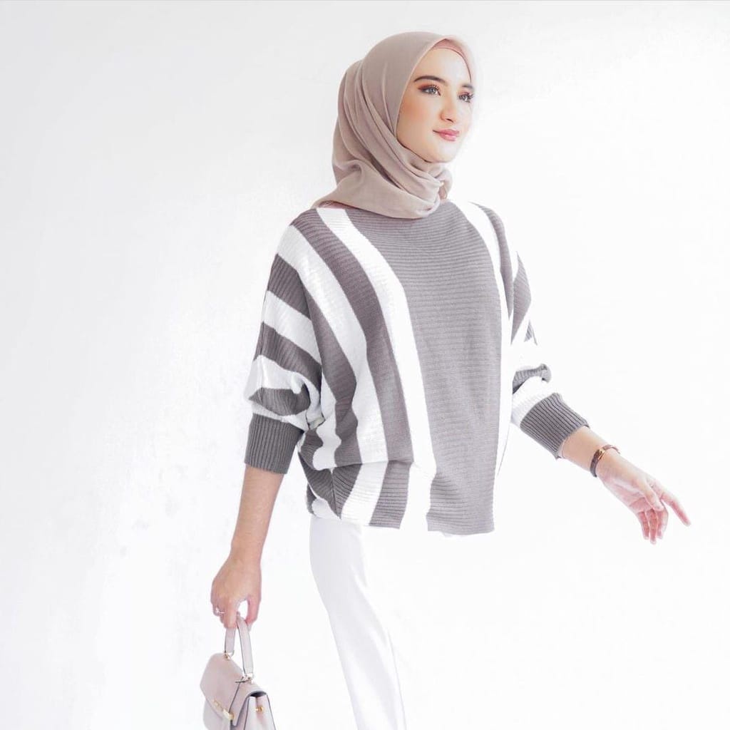 BLOUSE BATWING RAJUT ZEBRA / BATWING RAJUT STRIPE / LASPERAL RAJUT  BERGARIS / OVERSIZE BLOUSE / ATASAN SWEATER MODEL KELELAWAR / PAKAIAN RAJUT WANITA