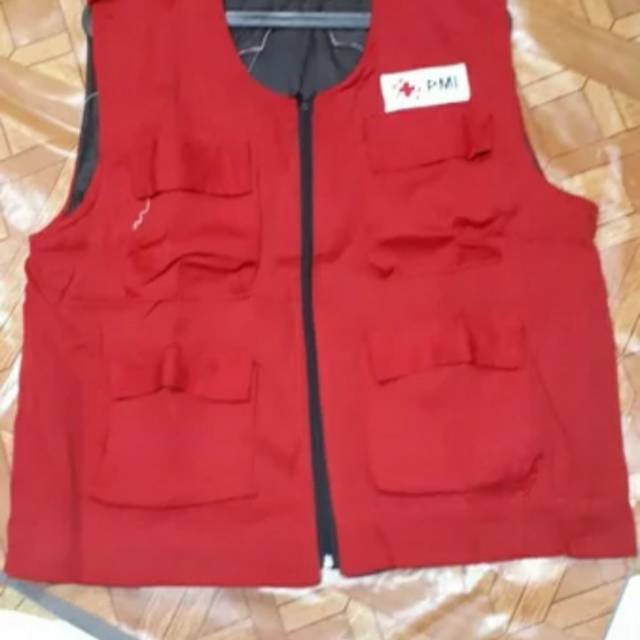 Rompi pmi merah