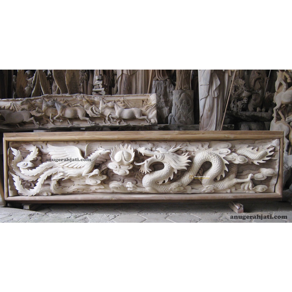 Relief kayu ukiran naga