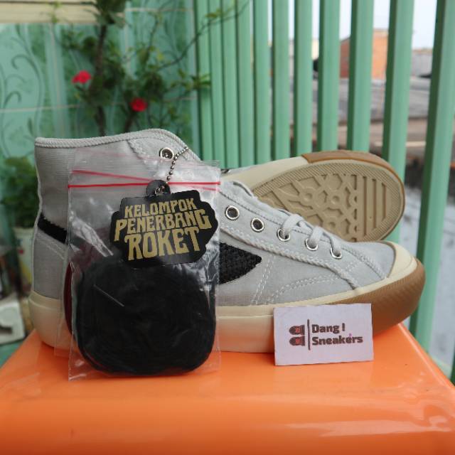 Sepatu Compass With KPR Kelompok Penebang Roket Hi Cut Series (JP Patton/Vikranta/Rey Marshall)-1