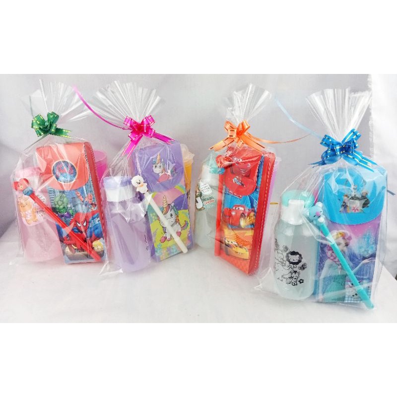 

Souvenir Ulang Tahun anak paket souvenir Tempat pinsil botol Takuma dan. pen gel BTS