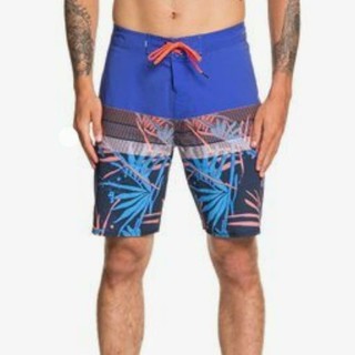 Celana pantai pria batik Quik silver sort length high line Celana pantai pria batik Quik silver sort length high line