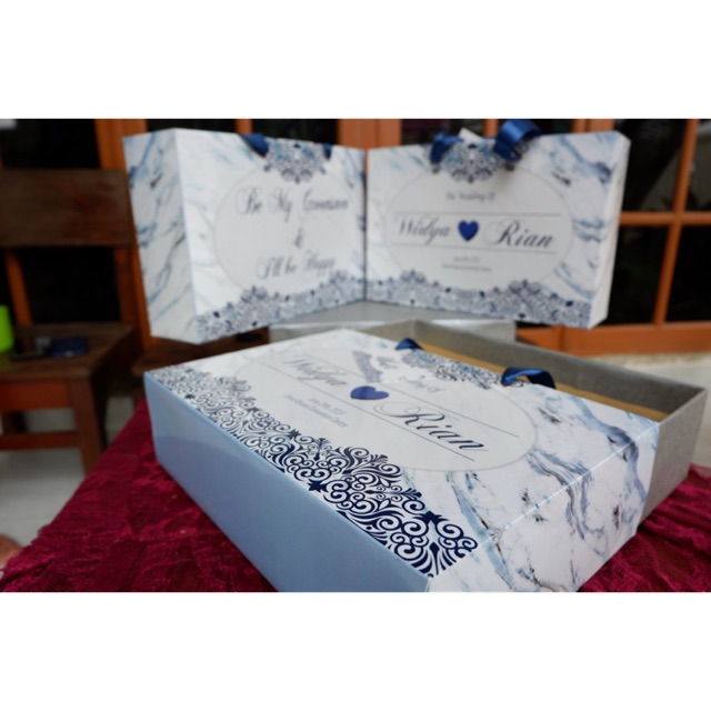 

Paperbox Groomsmen