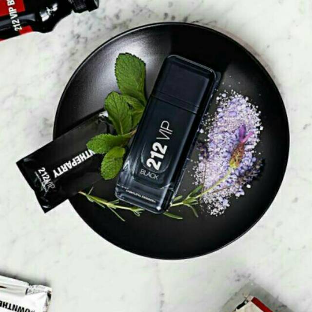 Carolina Herrera 212 VIP BLACK for Men