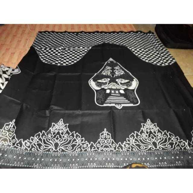 Sarung Gunungan Wayang Hitam