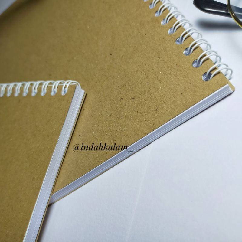 [200gsm] WaterColor Book Kertas Buku Lukis 15 Lembar Buku Gambar Desain Melukis Water Colour Paper Cat Air Tebal 200gsm Lukis Akrilik Kuas Cat Drawing Book Sketchbook Putih Polos Tebal Cocok untuk Lukis-1