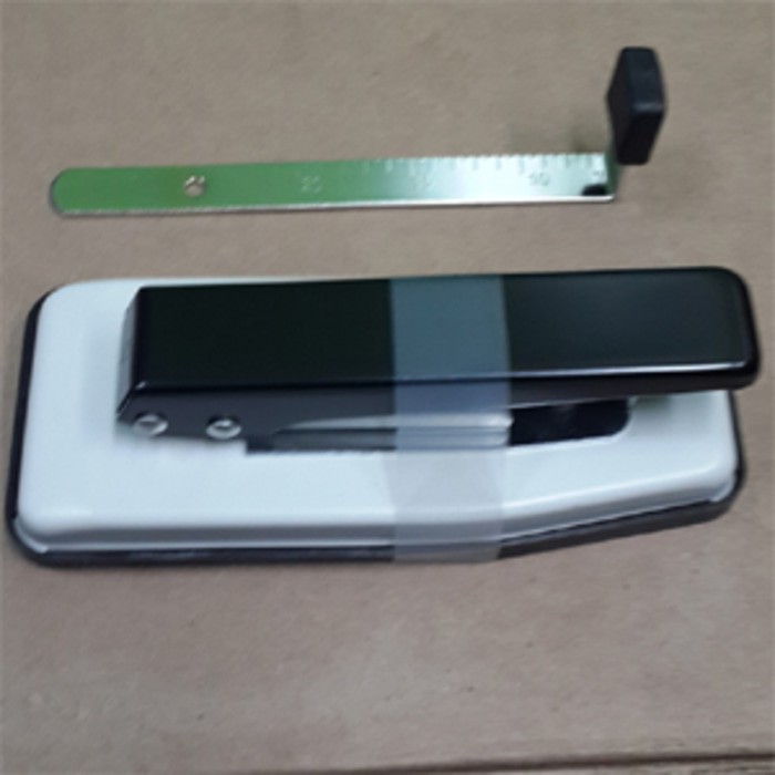 

ASLI IMPOR - SLOT PUNCH FOR NAME BADGE