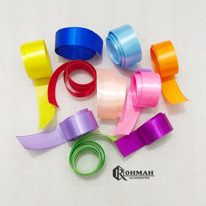 Pita Satin 2,5 cm meteran