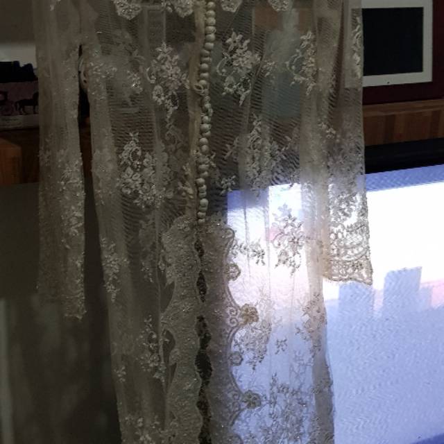 Preloved kebaya putih lengkap dengan kamisol