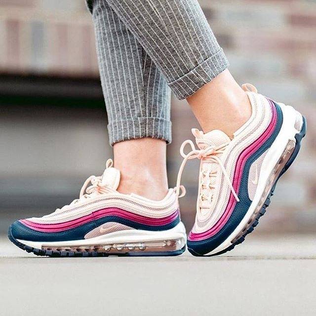 nike air max plum