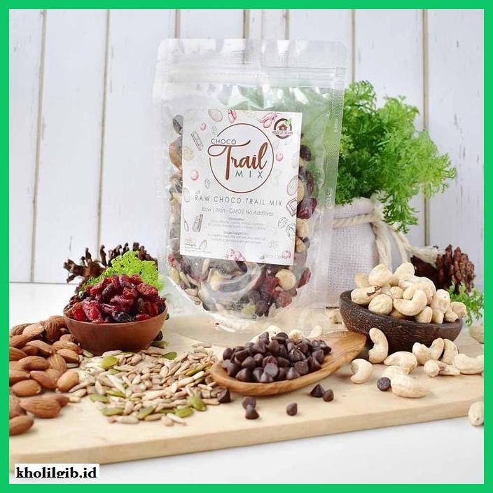 

Makanan-Kering- Buy 1 Get 1 Chocolate Trail Mix -Aneka.