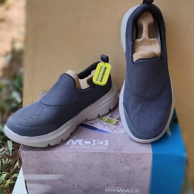 Skechers Go Walk Evolution Ultra Rapids (BNIB)