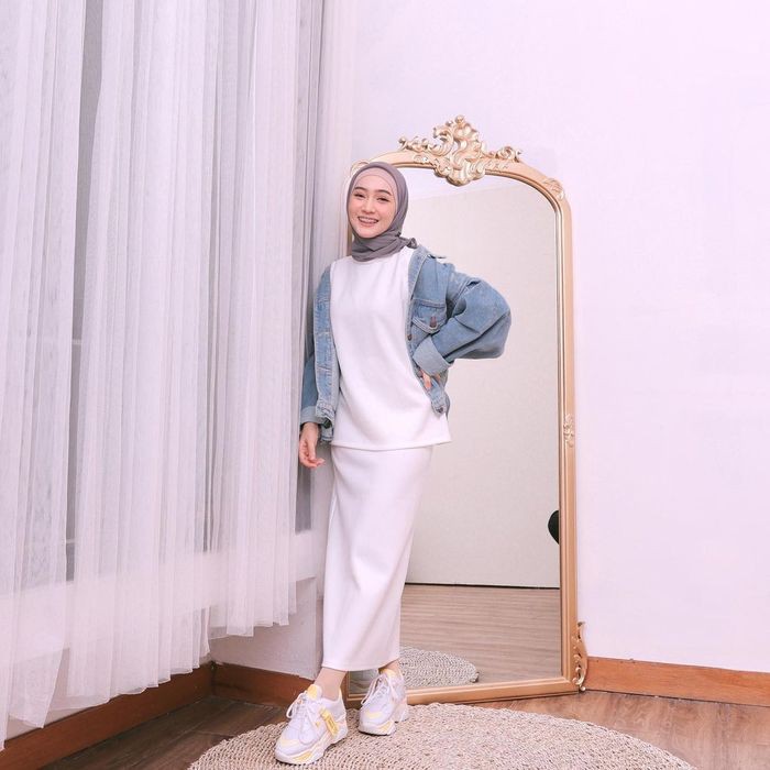 Rok Kerja Line A Maxi Skirt Size S -XL Wanita Warna Putih