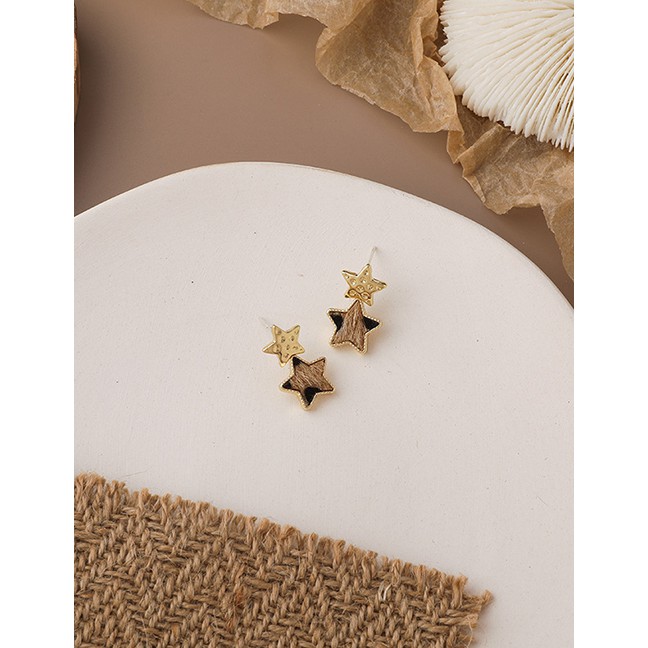 LRC Anting tusuk Fashion Gold Color Five-pointed Star Small Leopard Pattern P71889