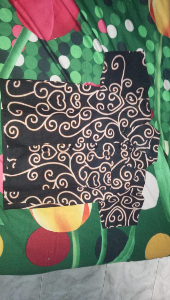 Batik Couple Keluarga Sania Ruffle Ori Ndoro Jowi Dnt Motif Mahkota Putih