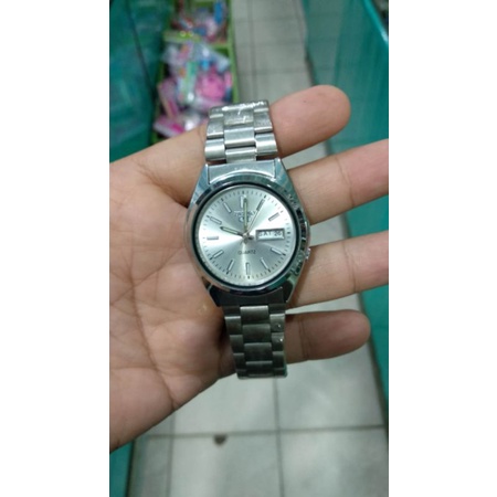 jam tangan seiko 5 quartz jam pria tanggal dan hari