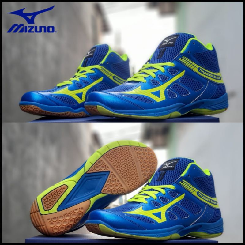 SEPATU VOLI MIZUNO THUNDERBLADE TERBARU. SEPATU VOLLY PRIA TERBARU. SEPATU OLAHRAGA PRIA. SEPATU BAD