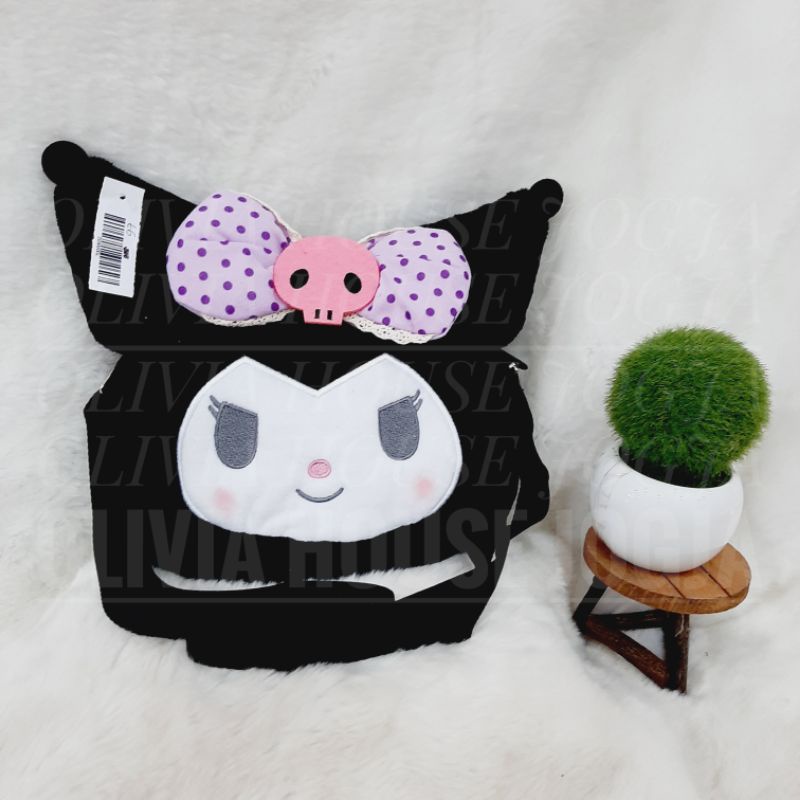 Tas Slempang Kuromi Hitam Bulu 2 rest Sling Bag Kuromi Bulu 2 rest Tas Kuromi Hitam 2 rest