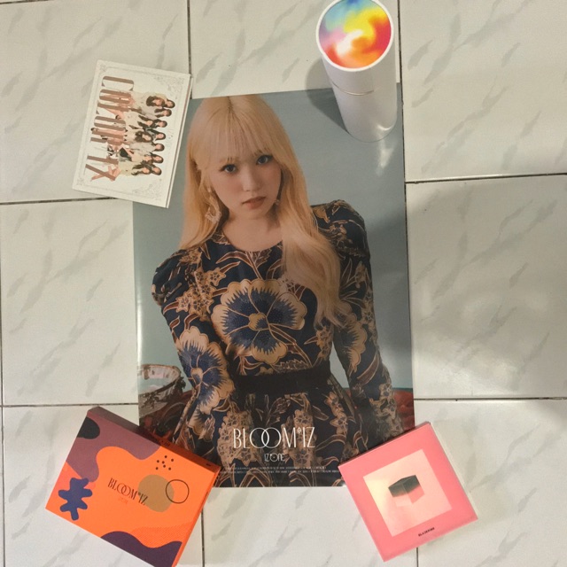 Poster IZ*ONE Bloomiz Nako