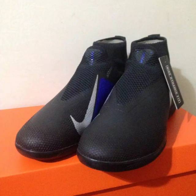 Sepatu Futsal Nike React Phantom VSN Pro DF IC Black Silver Original