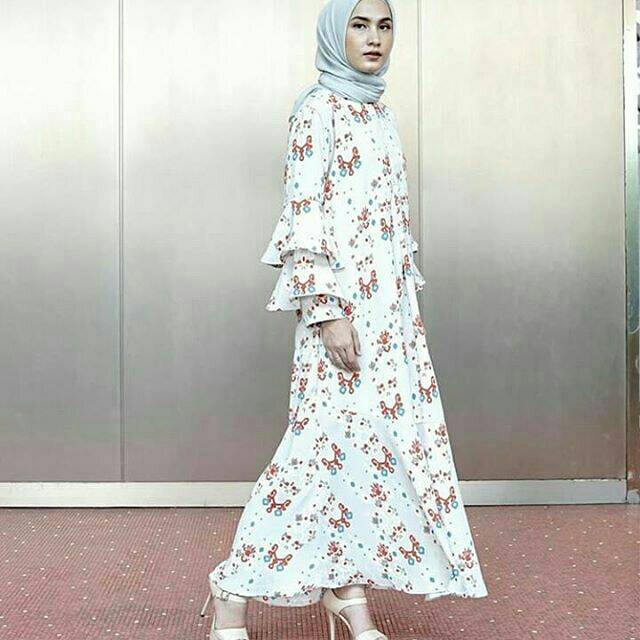 Alisha dress cream wearing klamby