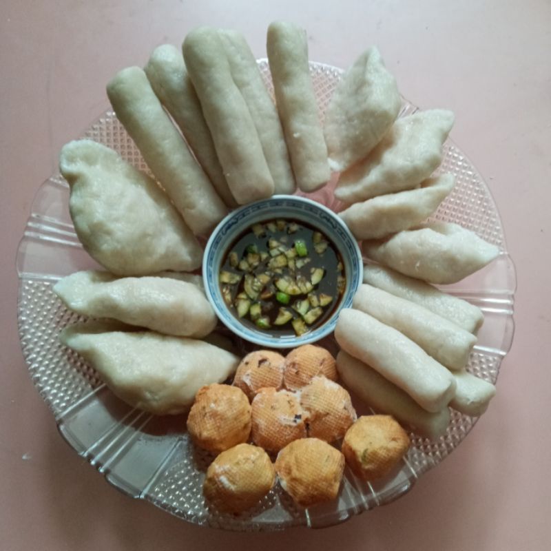 

Pempek sedang (Adaan, Telur, Lenjer),Pempek ikan tenggiri Asli Palembang, vacuum frozen.