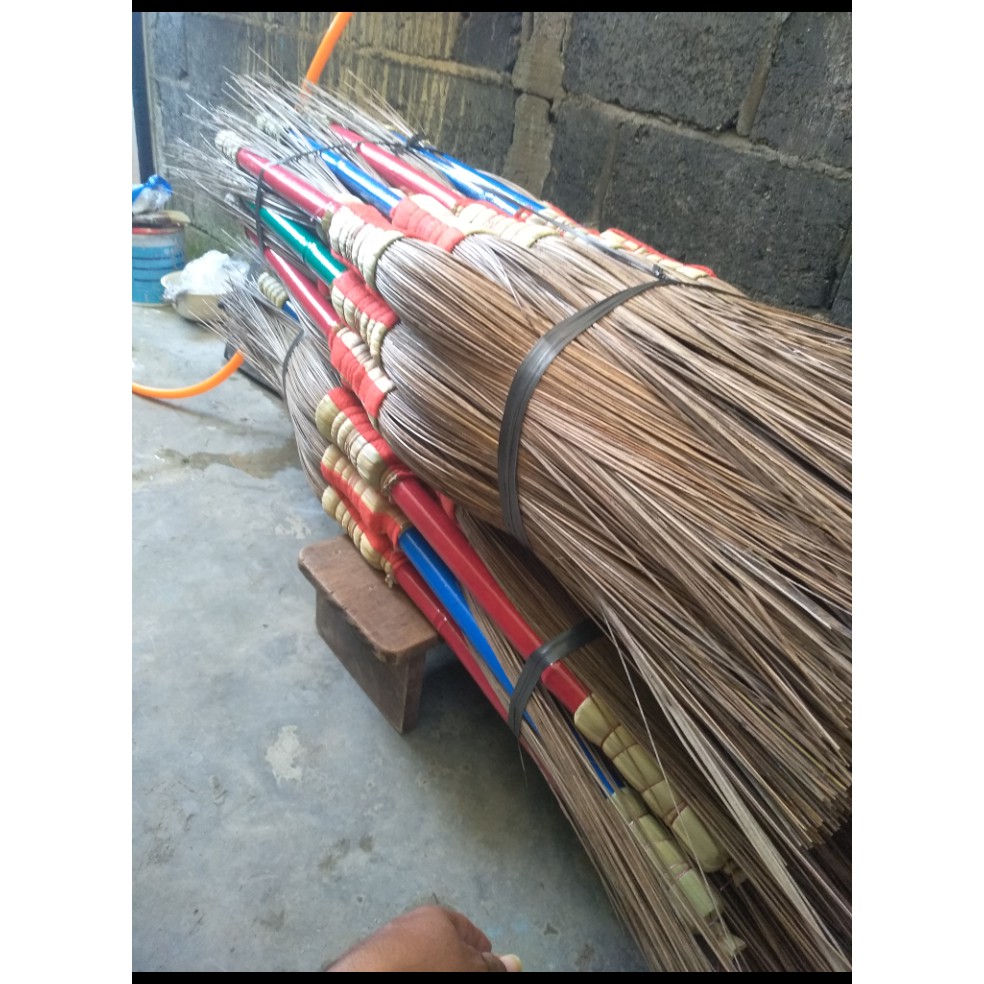 Sapu Lidi Gagang Bambu Jumbo / Sapu Lidi Taman Besar / Sapu Lidi Murah