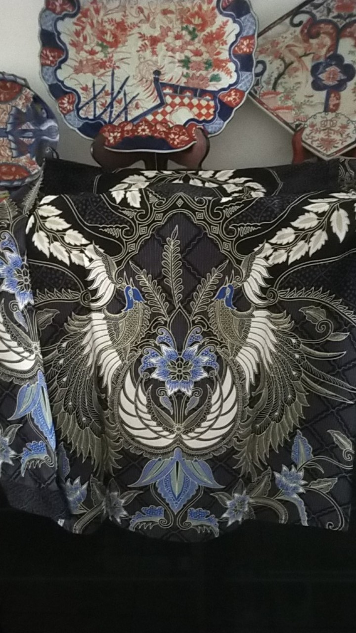 Aksa Reynand Maureen Hem Panjang Batik