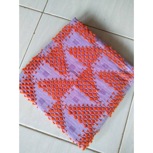 Kain tenun sutra bulu