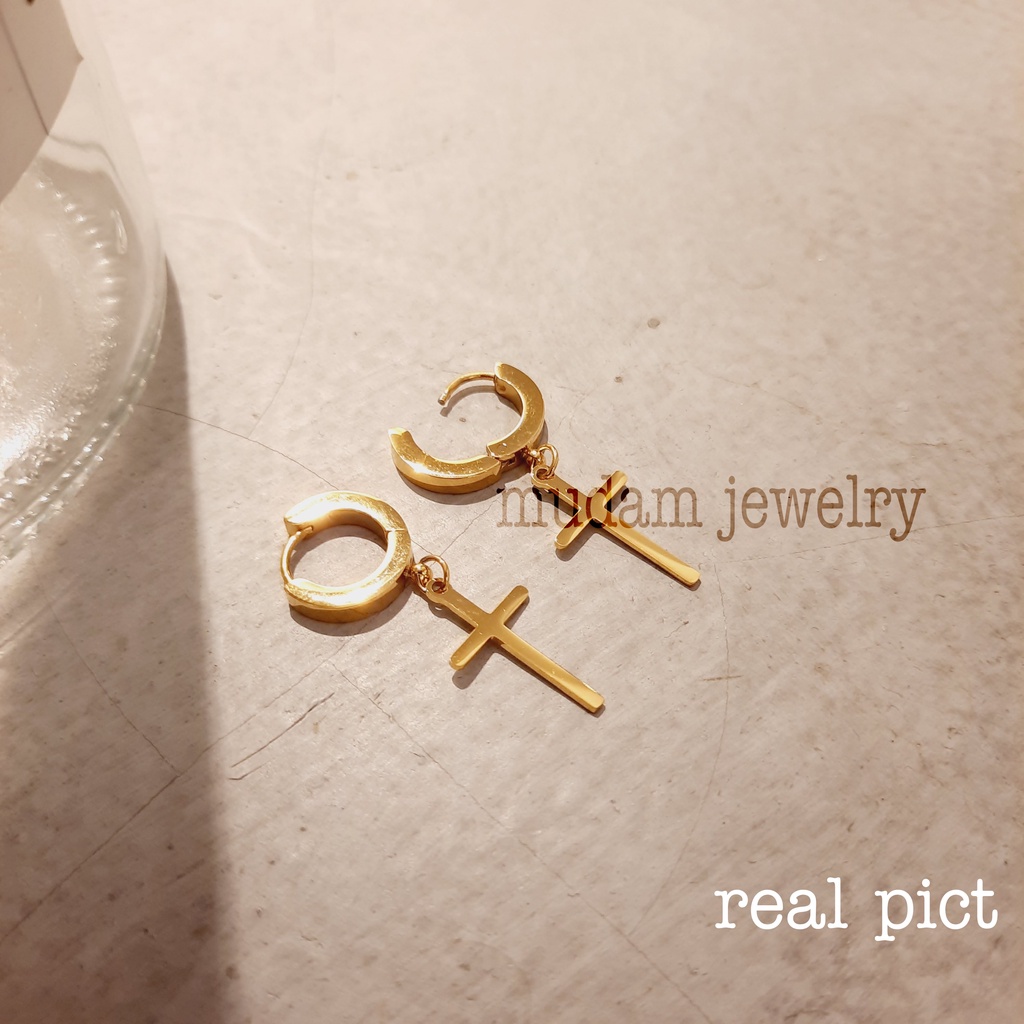 Anting Jepit Titanium Model Salib Warna Gold