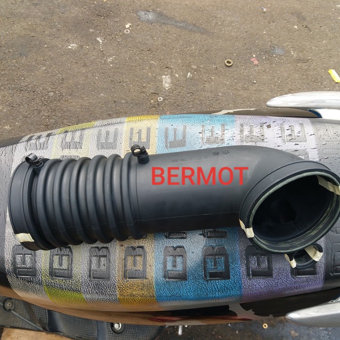 BOOT AIRFLOW BMW E34 M60 530i 13711747994