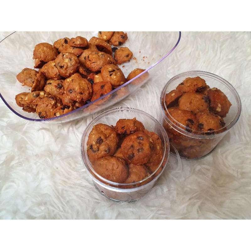 

Homemade Famous Amos Oatmeal Raisin and Cinnamon Cookies