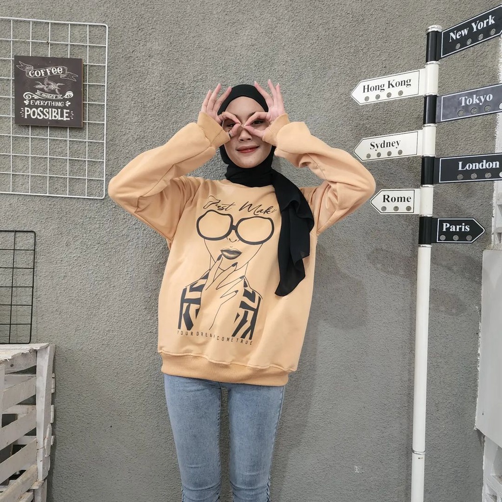 Sweater Crewneck JUST MAKE Oblong Oversize Wanita Outerwear Kekinian Fashion Ala Korean Kasual Style Outfit Kece