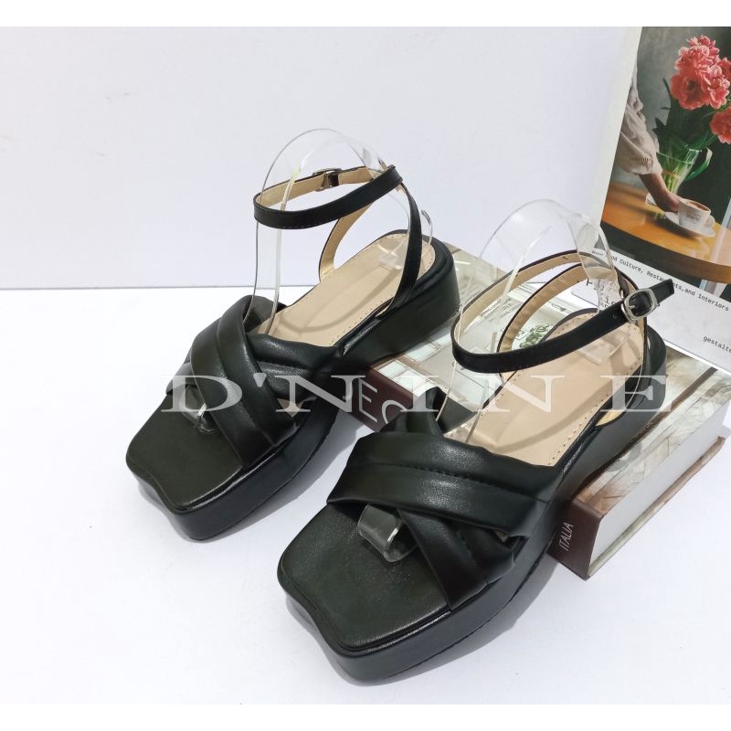 MERRY Sandal flatporm wedges spon silang DN 17