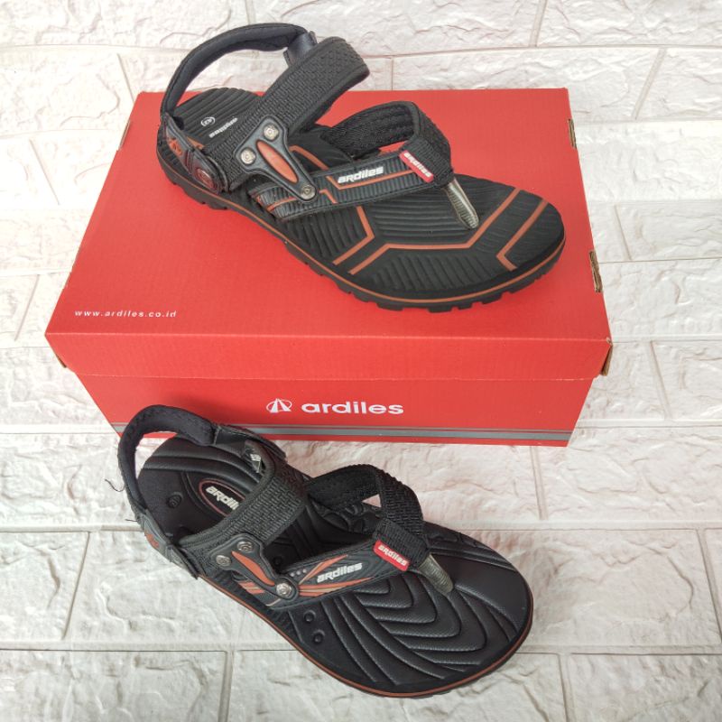 Sandal gunung  LUBRENE  GOMER/Sandal outdoor Lubrene Gomer/ ABU-ABU