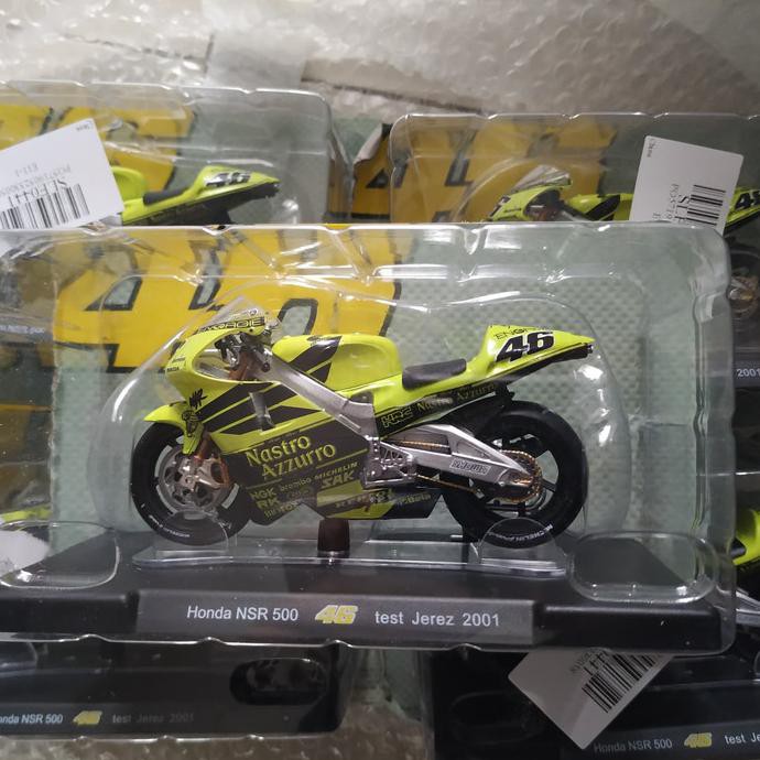 Diecast Valentino Rossi Test Jerez 2001 Honda NSR 500 Leo Models