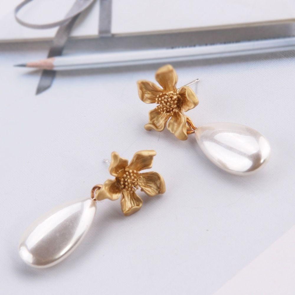 Lily Anting Mutiara Air Tawar Fashion Baroque Perhiasan Pesta Pernikahan Geometris Tidak Teratur