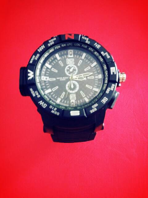 Q&amp;Q Jam tangan pria sport  - anti air strepp rubber