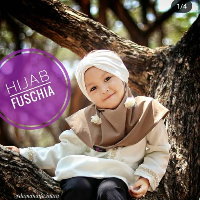 Hijab fuschia warna moca kombinasi putih tulang