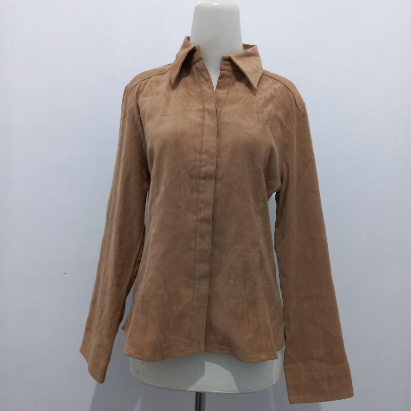 PRELOVED / THRIFT / SECOND KEMEJA SEMI BLUDRU / KEMEJA CEWEK FORMAL CHOCO / COKLAT PASTEL LIKE NEW S
