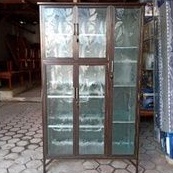 Rak piring 3pintu bentuk lemari  aluminium coklat