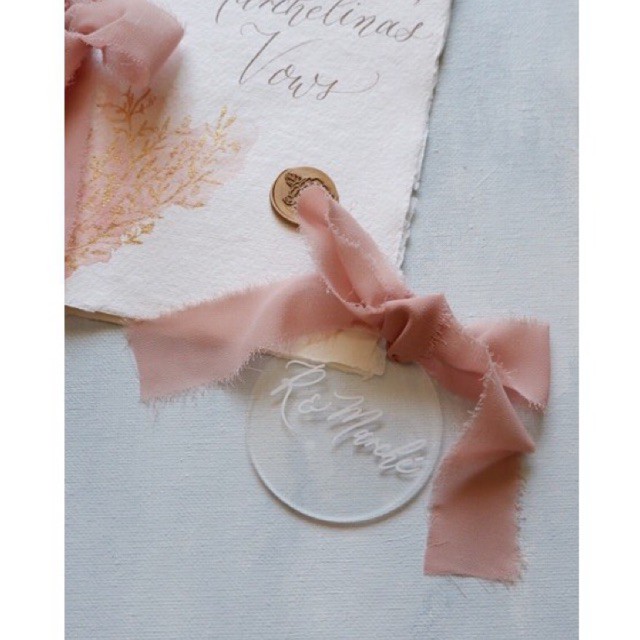 

Acrylic Custom Calligraphy tag with silk chiffon ribbon 7cm/wedding souvenir gift/place card