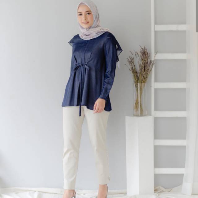 Emily Blouse Wearing Klamby