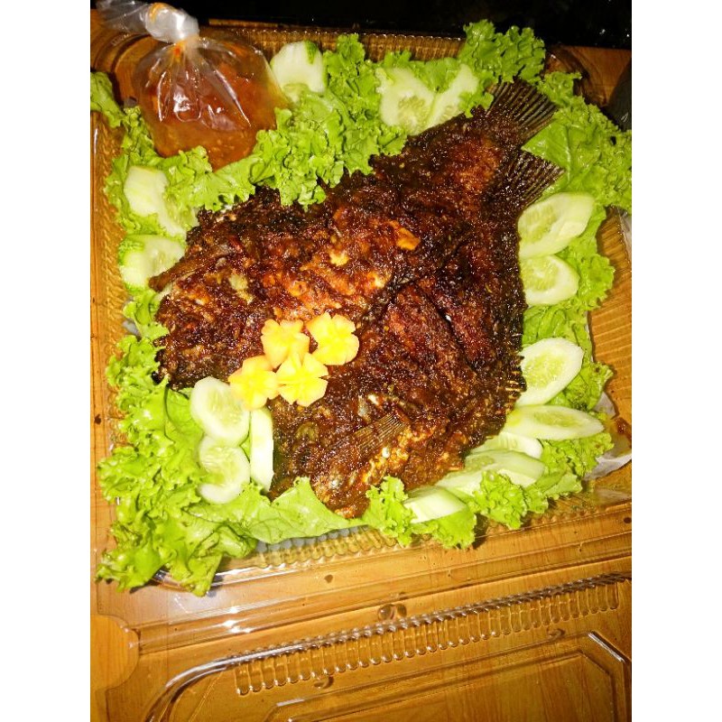 

IKAN GURAME BAKAR 1KILO ISI 2 atau 3 bisa untuk HANTARAN/HAMPERS/OLEH OLEH/BUAH TANGAN