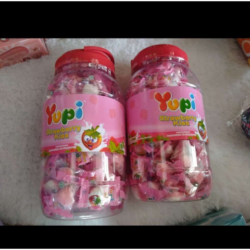 

(KSY)YUPI TOPLES STRAWBERRY KISS 300GR