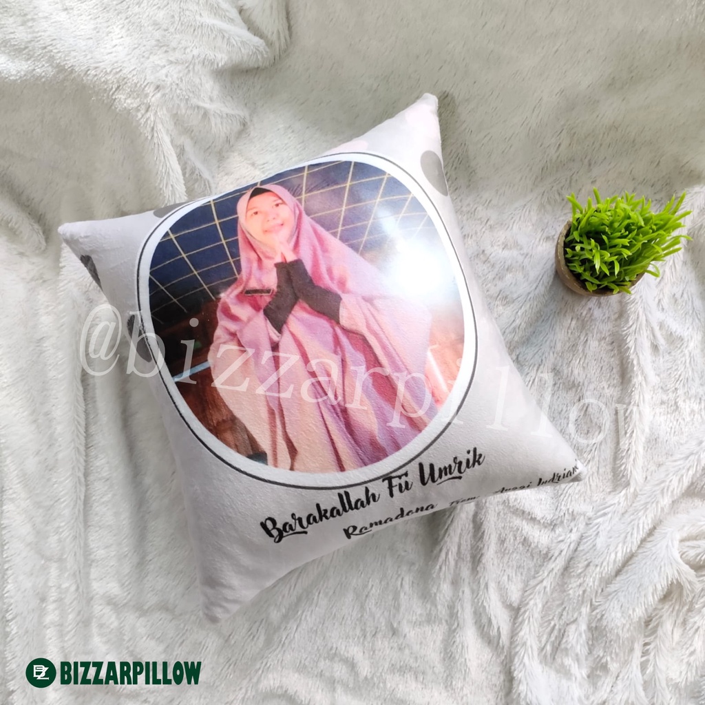 Bizzarpillow Bantal Foto Hadiah Ulang Tahun/Pernikahan/Wisuda 40x40cm BZ197