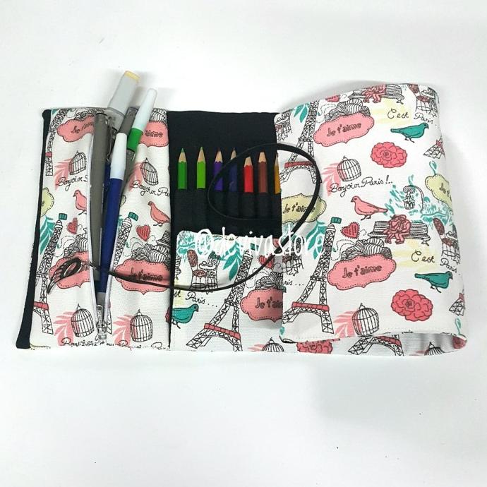 

TERLARIS TEMPAT PENSIL GULUNG HANDMADE/ TEMPAT PENSIL UNIK/ROLL PENCIL CASE/TEMPAT PENSIL AESTHETIC/TEMPAT PENSIL ANAK PEREMPUAN/TEMPAT PENSIL LUCU/TEMPAT PENSIL 3D/TEMPAT PENSIL TRANSPARAN/TEMPAT PENSIL LUCU/TEMPAT PENSIL KOREA/TEMPAT PENSIL KAIN/TEMPAT