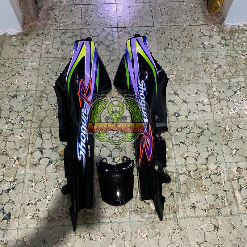 Cover body belakang Shogun R 110 hitam plus striping shogun R 110