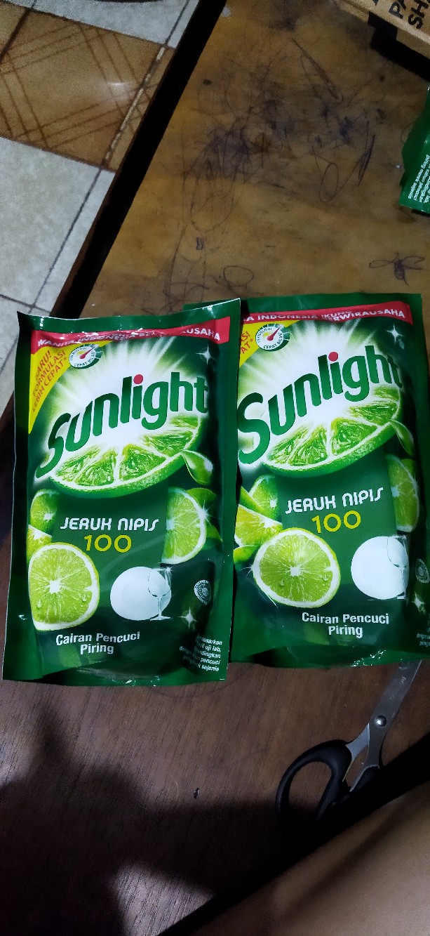 Sunlight Cairan Pencuci Piring Refill 680ml Sunlight Sabun  Cuci Piring Cair,