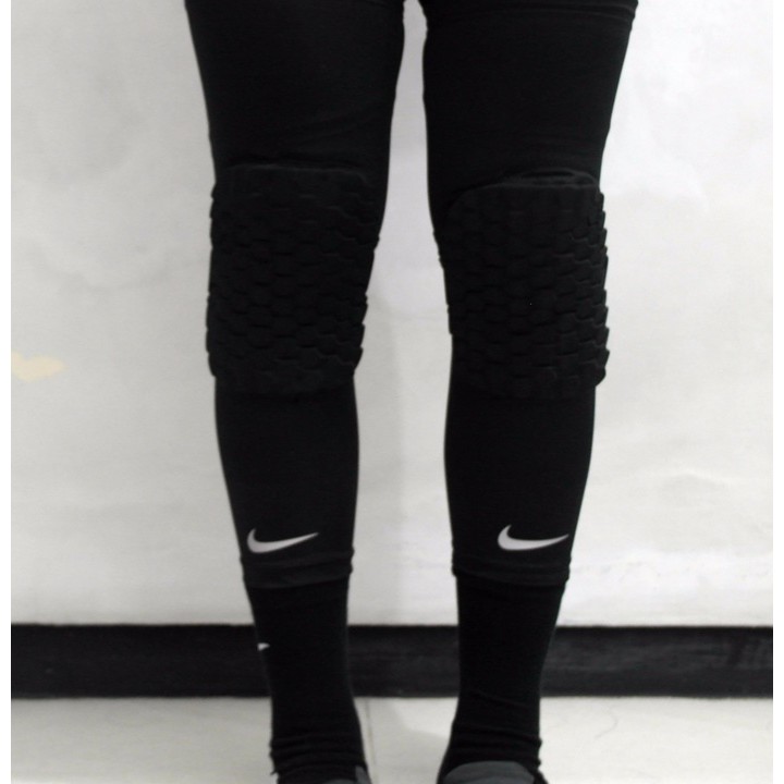 deker lutut basket nike